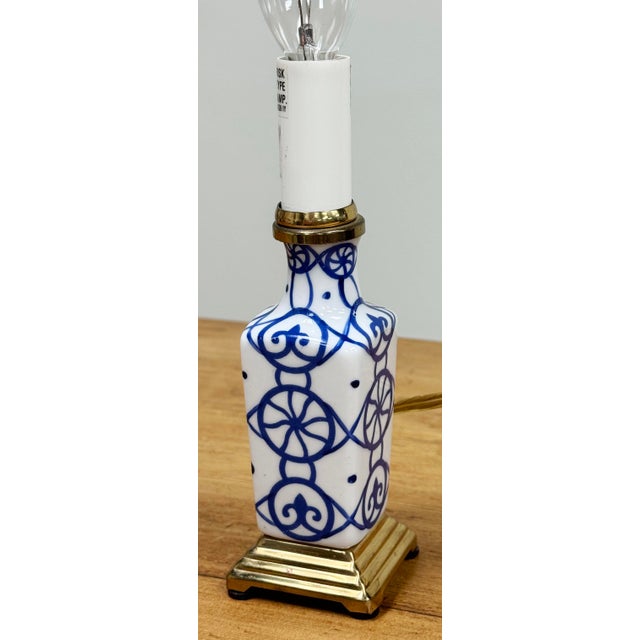 Vintage Chinoiserie Style Porcelain Boudoir Lamp For Sale - Image 4 of 6