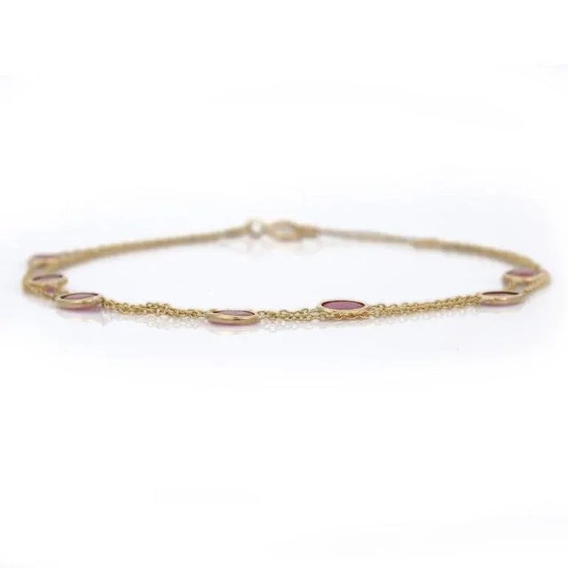 1.78ct Vivid Round Ruby Double Layer Chain Bracelet in 18k Yellow Gold For Sale In New York - Image 6 of 11