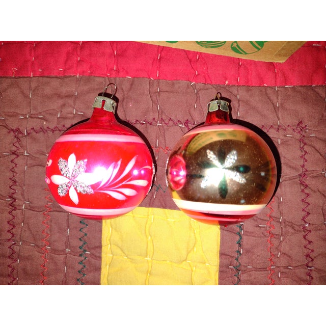 Shiny Brite and Other Ornaments in Shiny Brite Box For Sale - Image 10 of 18