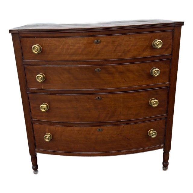 1820s Pennsylvania Figured Cherry Bowfront Chest of Drawers - Lancaster / Philadelphia For Sale