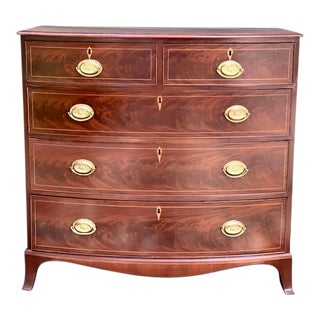 Early 19th Century English Federal Bow-Front Mahogany Chest of Drawers For Sale