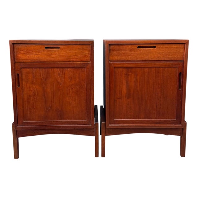 1960s Pair of William Watting Teak Nightstands With Drawer and Open Shelf, Attributed For Sale