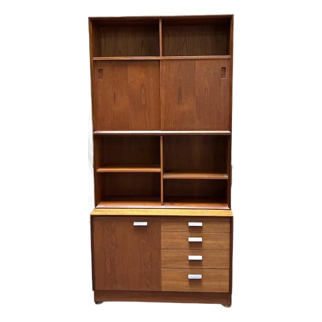 Mid Century Modern Teak Three Tier Bookcase / Cabinet c.1960 For Sale