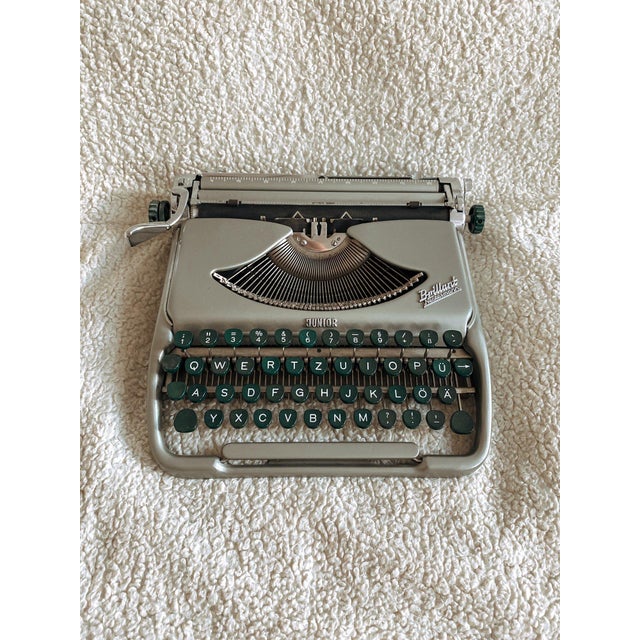 Metallic Green Brillant Junior Typewriter with Zippered Case by Groma for Neckermann, Germany, 1950s For Sale - Image 10 of 13