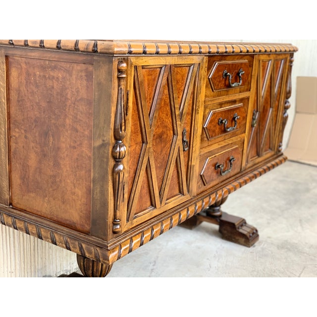 20th Century French Walnut Buffet With Two Doors and Three Central Drawers For Sale In Miami - Image 6 of 8