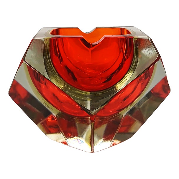 Ashtray or Catch-All in Murano Glass attributed to Flavio Poli for Seguso, 1960s For Sale