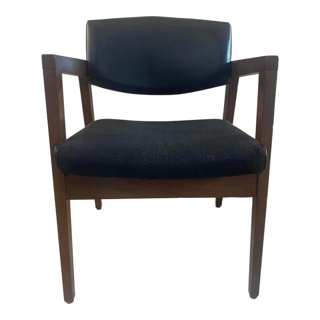 I found this gem in a warehouse when I was picking up a mirror for a project. This chair was among others but the way the...