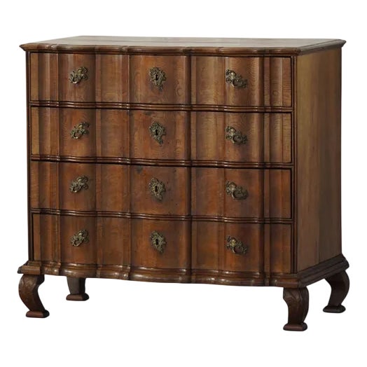 Antique Baroque Oak Chest of Drawers with Cabriole Legs, Late 18th Century For Sale