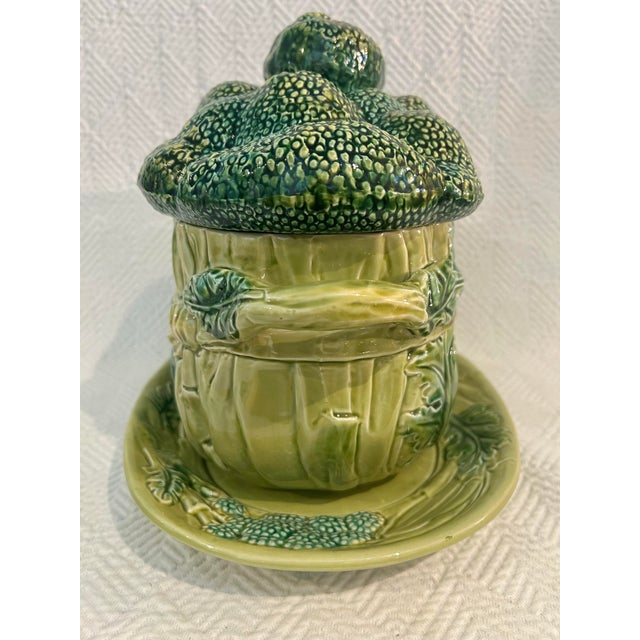 Late 20th Century Vintage Portuguese Majolica Broccoli Tureen With Original Ladle & Underplate For Sale - Image 5 of 14