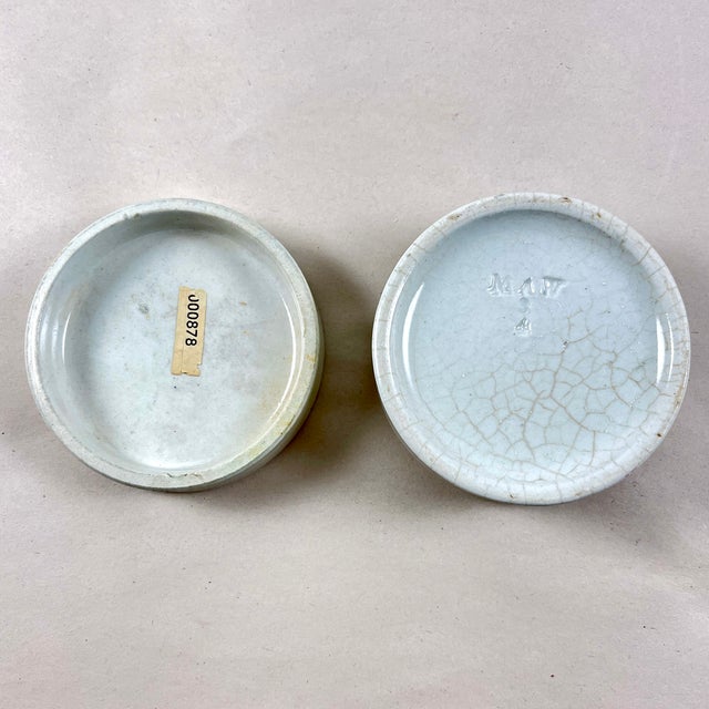 Late 19th Century Staffordshire Areca Nut Tooth Paste Lidded Pot, Circa 1880 For Sale - Image 5 of 7