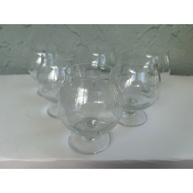 Transparent Vintage Etched Clipper Ship Captain’s Decanter Set With Six Snifter Glasses – 7 Pieces For Sale - Image 8 of 8