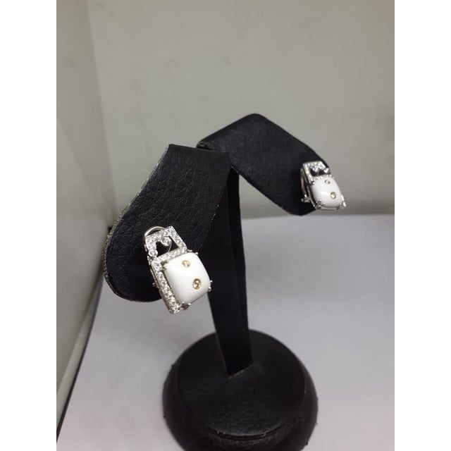 Early 21st Century Natural Diamond Earring with 0.68 Cts Diamond and white onyx 8.69 Cts & 18k Gold For Sale - Image 5 of 6