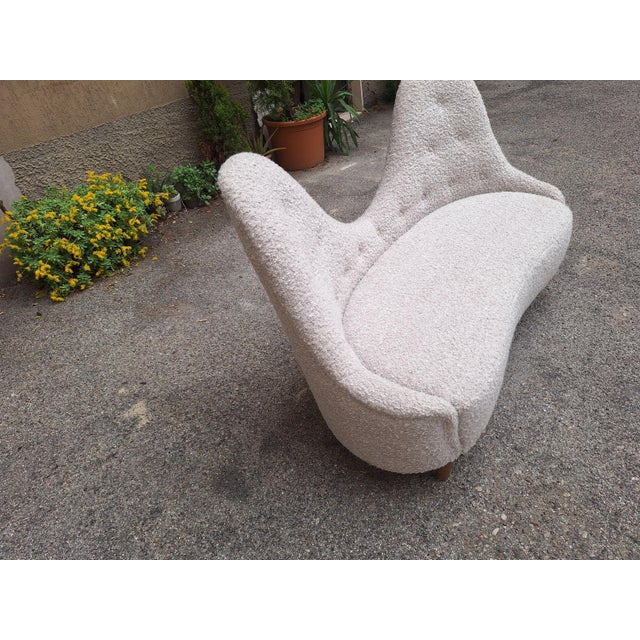 2-Seater Sofa with Double-Humped Backrest in White Teddy Bear Bouclé by Gio Ponti, 1990s For Sale - Image 12 of 15