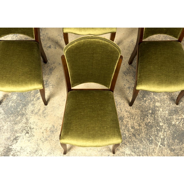 Set of Six 1930s French Art Deco Maple Dining Chairs in Olive Green Velvet For Sale In New York - Image 6 of 18