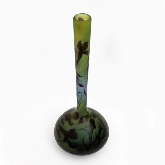 Art Nouveau Floral Decoration Cameo Bulb Glass Vase by Émile Gallé, France, 1900s For Sale - Image 7 of 11