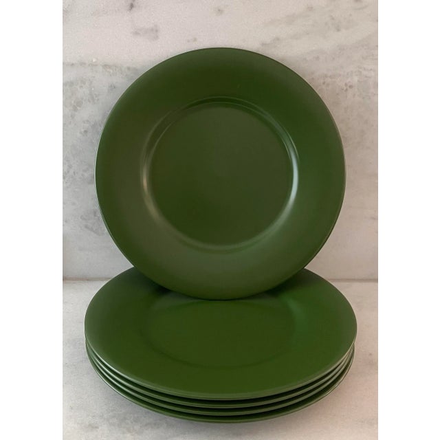 Late 20th Century Set of 5 Gien France Green Charger Plates For Sale - Image 5 of 10