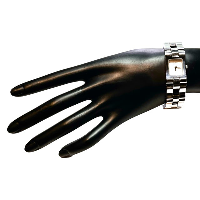 Contemporary 1990s Gucci Estate Swiss Made Stainless Steel Ladies Wristwatch For Sale - Image 3 of 9