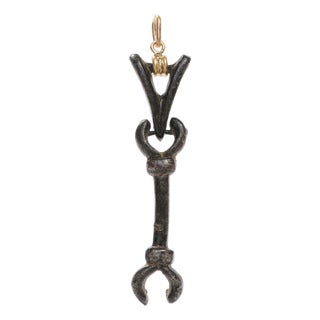 Pincer-Like Roman Artifact Pendant For Sale