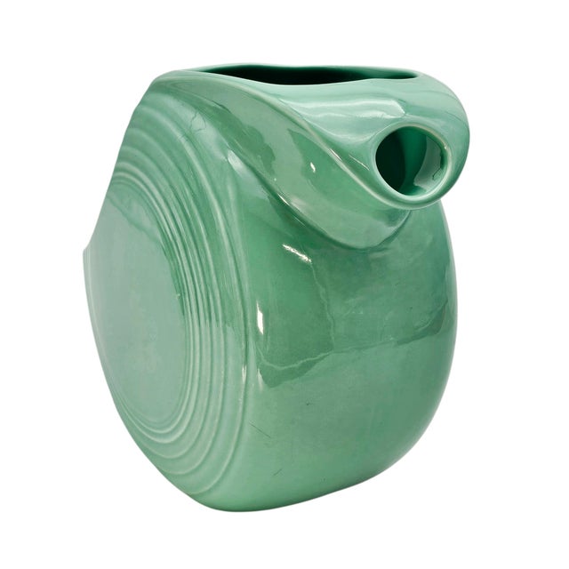 Art Deco Vintage Fiesta Light Green Disc Pitcher 7.5" (64 Oz), C. 1936–1951 For Sale - Image 3 of 11
