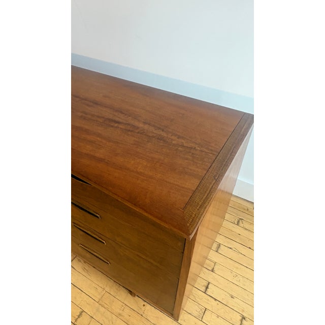 Widdicomb 1950s George Nakashima Dresser in East Indian Laurel Wood For Sale - Image 4 of 8