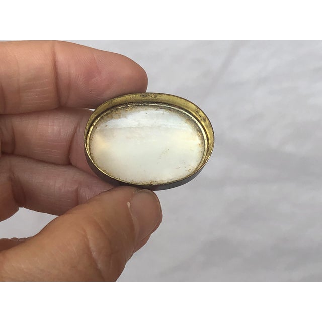 Vintage Metal/ brass basket pearl-shell painted. Vintage Metal/ brass basket pearl-shell painted.