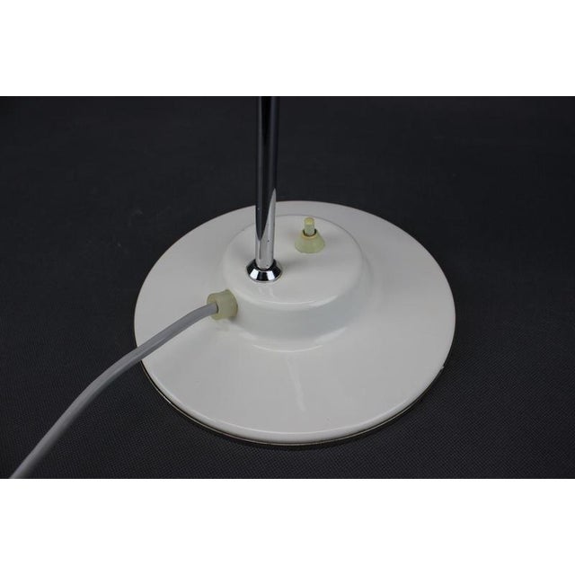 Space Age German Adjustable Desk Lamp in White Metal and Chrome, 1970s For Sale - Image 4 of 11