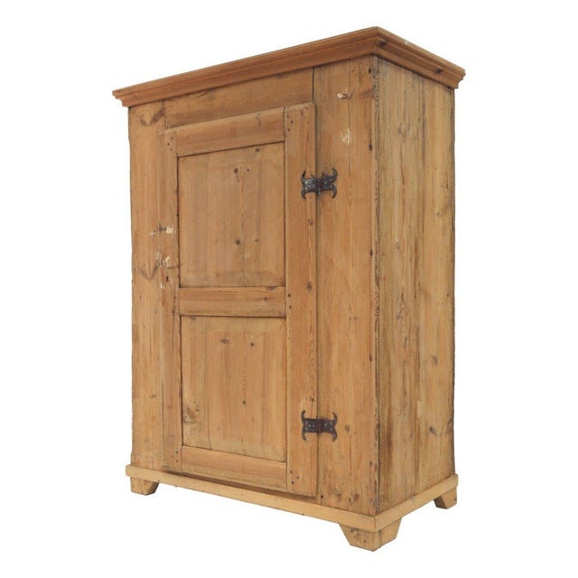 Rustic Tan Fir Wardrobe, 1990s, in Good conditions. Designed 1920 to 1949