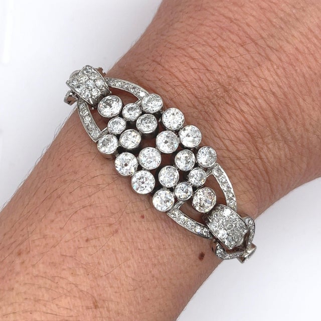 Early 20th Century Edwardian Era 20 Carat Old Euro Cut Diamond Bracelet In Platinum Setting For Sale - Image 5 of 7