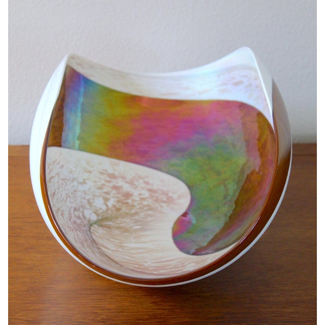1990s Murano Attributed Art Glass Bowl – Iridescent Cartoccio Form in Ivory & Brown, Hand-Blown Venetian Style Sculptural Centerpiece For Sale - Image 5 of 16