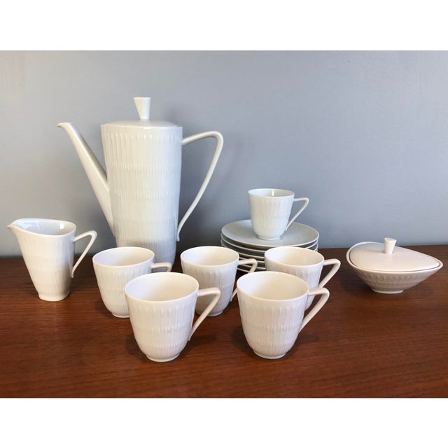 Decorative white porcelain 'Apart' coffee demitasse set from Hutschenreuther Selb, with 6 cups, 6 saucers, coffee pot,...