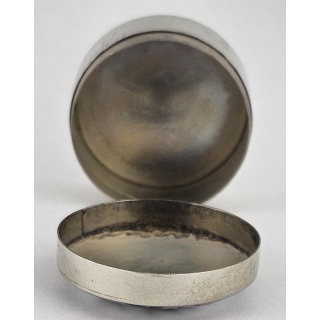 Vintage Siam Sterling Silver Enamel Pill Box Thai Dancers White, Blue & Red For Sale In Los Angeles - Image 6 of 12