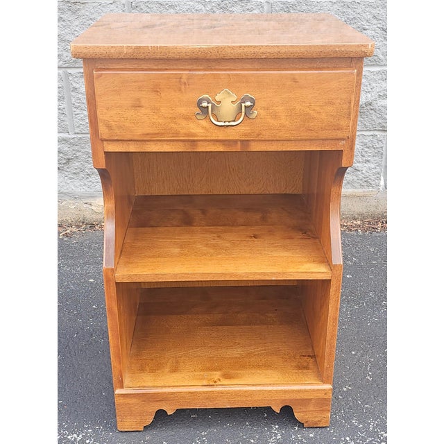 Vintage Ethan Allen Baumritter Heirloom Nutmeg Maple Colonial Early American Nightstand For Sale - Image 9 of 10