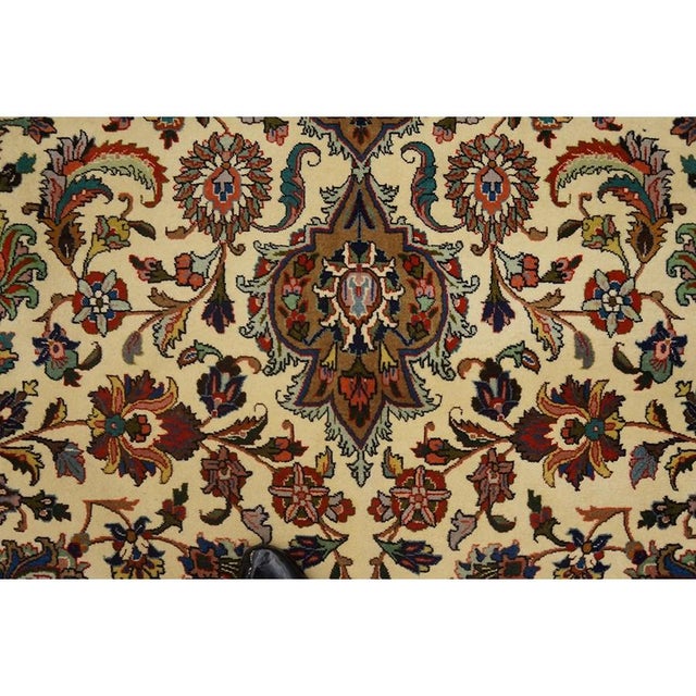 Traditional 1940s Antique Ivory Field Shah Abbas Traditional Floral Tabriz Knotted Wool Rug For Sale - Image 3 of 7