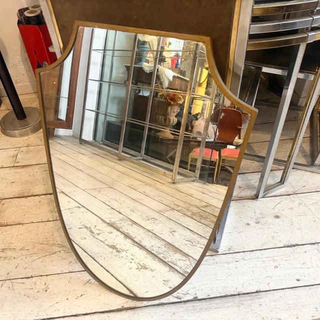 1950s Gio Ponti Style Mid-Century Modern Brass Shield Italian Wall Mirror For Sale - Image 11 of 14