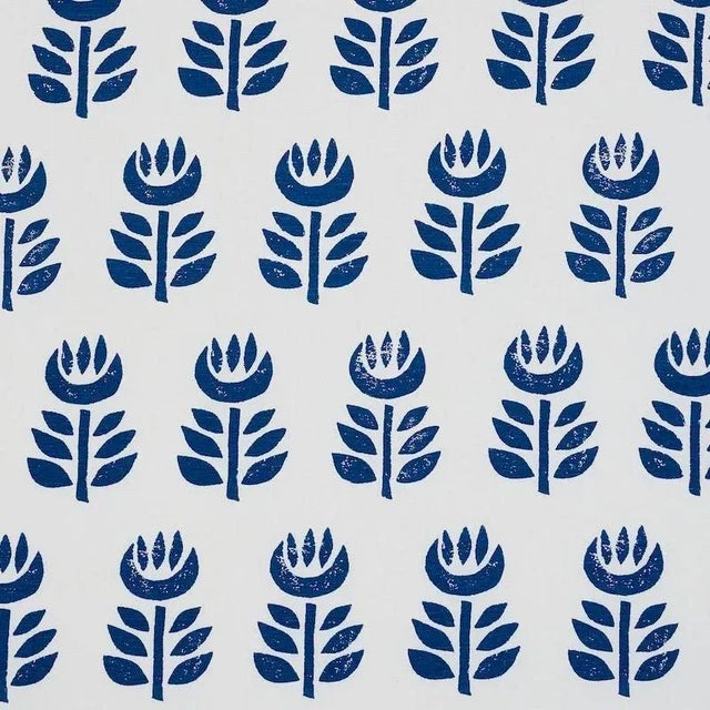 Sample - Schumacher Rosenborg Hand Print Fabric in Navy For Sale