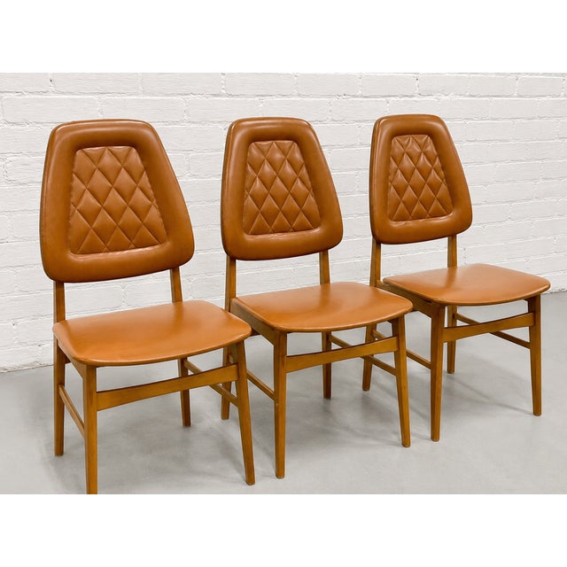 Set of 5 - Mid Century Modern Scandinavian Dining Chairs | Diamond Stitched Upholstery, C. 1960's For Sale - Image 9 of 14