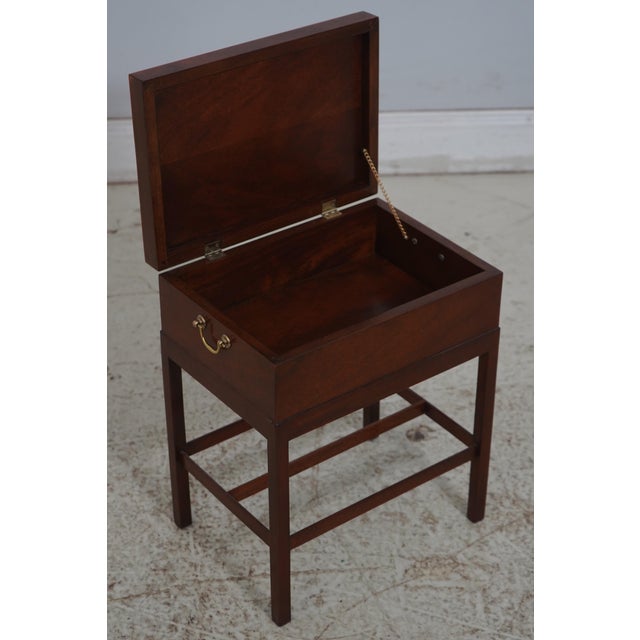 Traditional Baker Mahogany Inlaid Lidded Box on Stand For Sale - Image 3 of 17