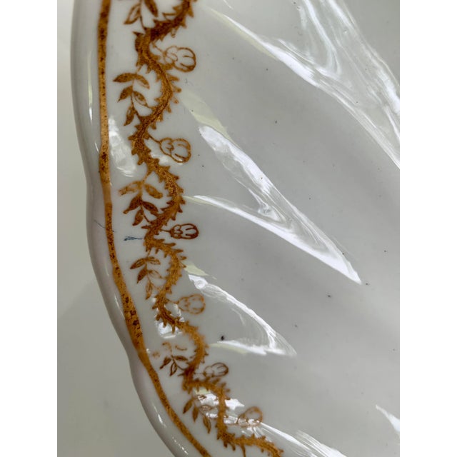 Late 20th Century Vintage Wong Lee Decorative Chinoiserie Scalloped Shell Bowl, Plate Styled After Royal Copenhagen’s ‘Flora Danica' For Sale - Image 5 of 12