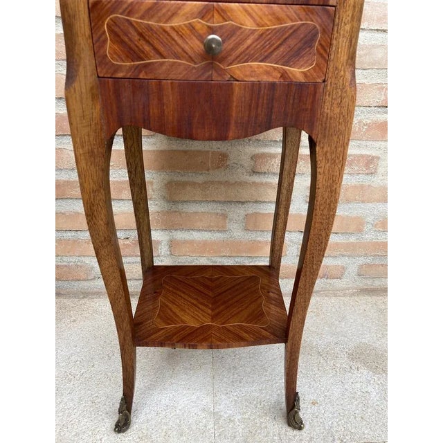 French Louis XV Style Nightstands in Walnut and Marquetry, Set of 2 For Sale - Image 15 of 18