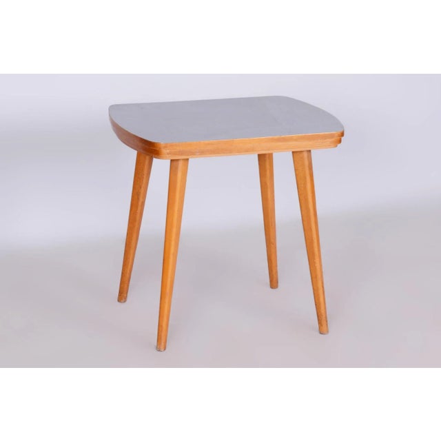 Mid-Century Coffee Table in Beech, Czechia, 1950s, in Good conditions. Designed 1950 to 1959