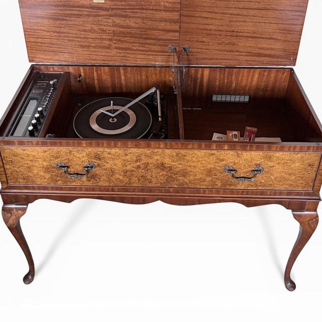 Vintage Walnut Radiogram and Stereo Speakers from Dynatron, Set of 3 For Sale - Image 10 of 11
