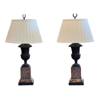 1950s Pair of Bronze and Marble Urn Lamps For Sale