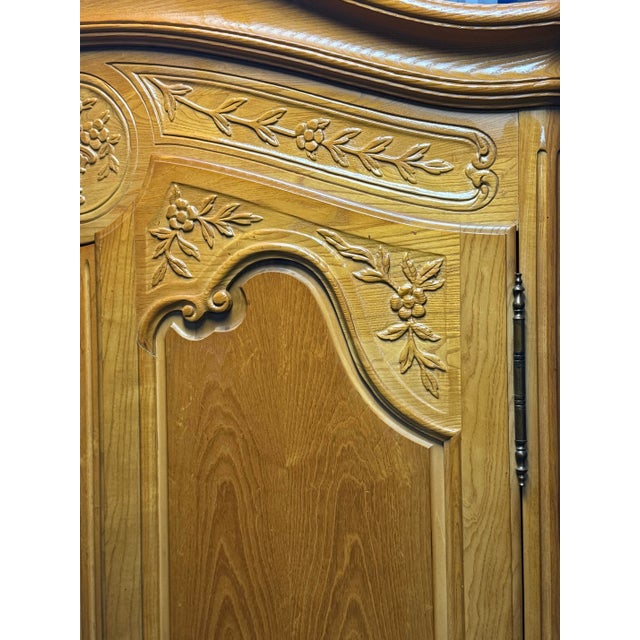 1990s Henredon “Four Centuries” Carved Oak Armoire For Sale - Image 10 of 12