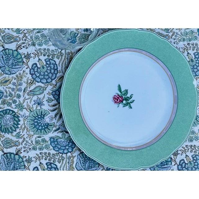 Josiah Wedgwood 1940s Wedgwood English Cottage Cream & Mist Dinner & Side Plates - Set of Six For Sale - Image 4 of 13