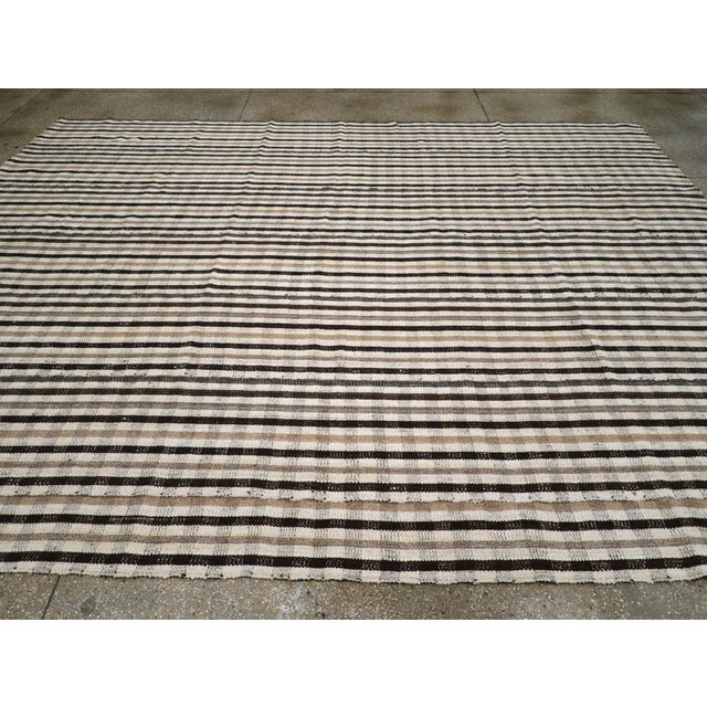 Galerie Shabab Collection Mid-20th Century Turkish Flatweave Kilim For Sale In New York - Image 6 of 10