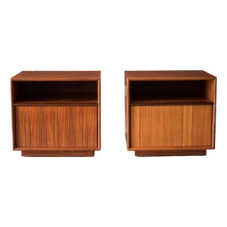 Vintage Pair of Rosewood Danish Modern Bedside Table Nightstands For Sale