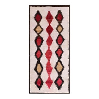 1930s White Geometric Antique American Navajo Rug 2' 10" X 6' 4" Flatweave Wool Carpet For Sale