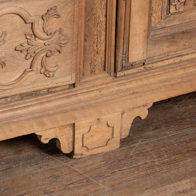 19th Century French Bleached Oak Sideboard Buffet With 14 Drawers For Sale - Image 16 of 18