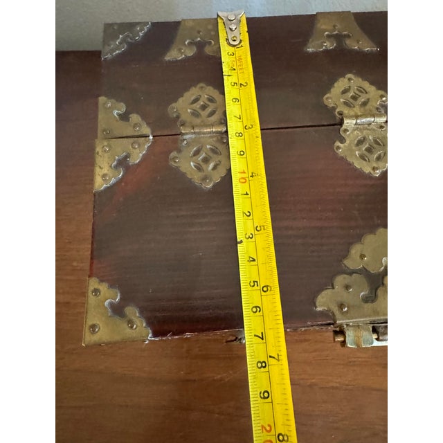 Mid 20th Century Vintage Chinoiserie Lacquered Wooden Jewelry Box Adorned With Brass Hinges & Koi Fish Latch For Sale - Image 10 of 12