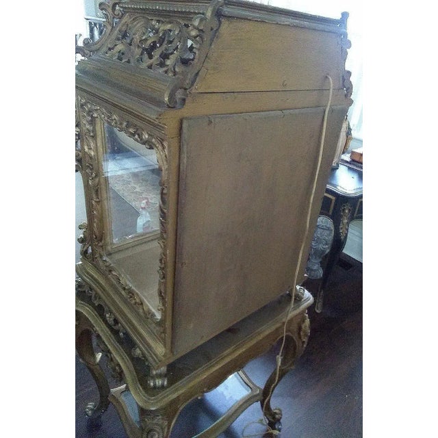 Antique French Neo-Rococo Carved Giltwood Filigree Display Cabinet For Sale - Image 4 of 12